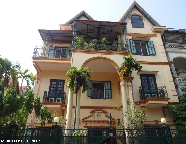 Вилла с 5 спальнями в Тэйхо, Вьетнам № 5105