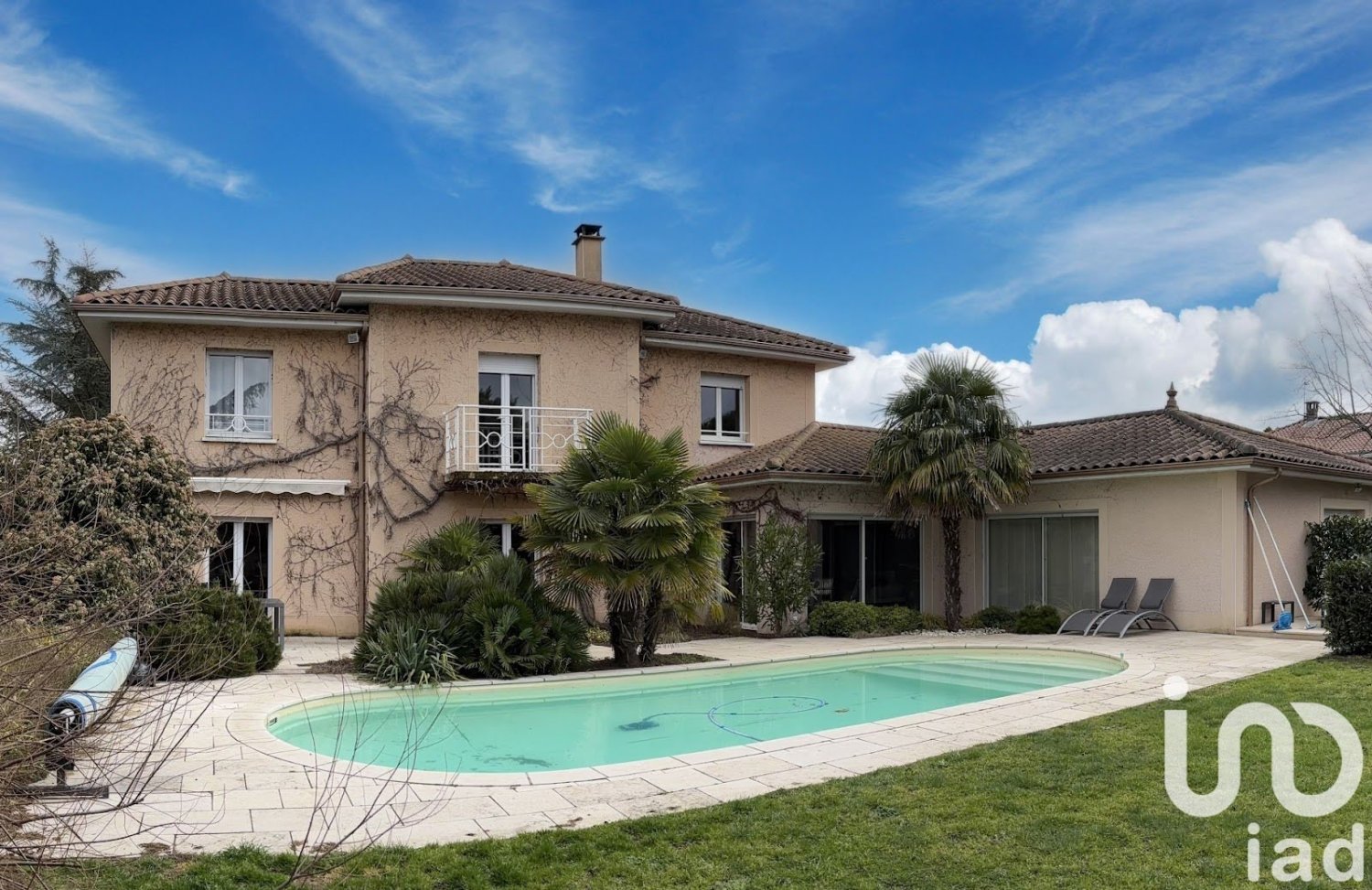 5 bedrooms Villa in Grezieu-la-Varenne, France No. 190963