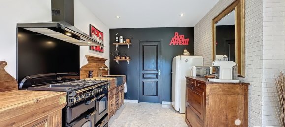 5 bedrooms Villa in Grezieu-la-Varenne, France No. 190963 2