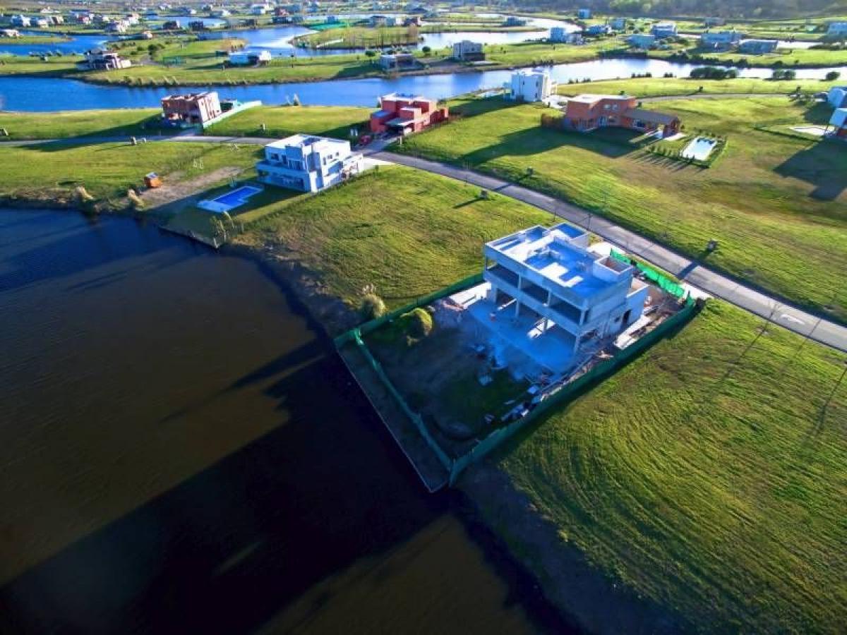 Земельный участок в Эскобар, Аргентина № 33260