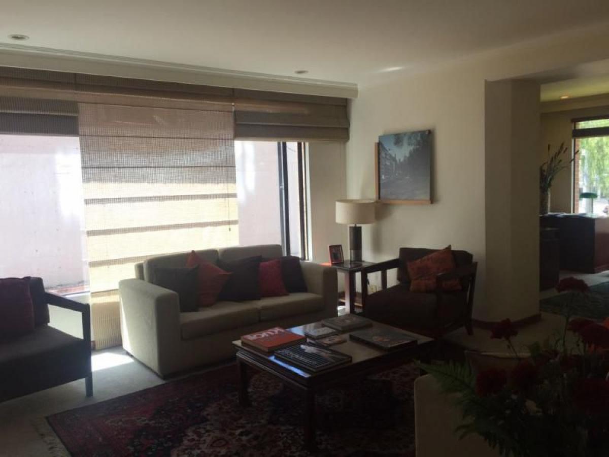 Casa de 3 dormitorios en Bogotá, Colombia No. 13478