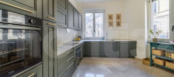 3 bedrooms Apartment in Milan, Italy No. 245497 5