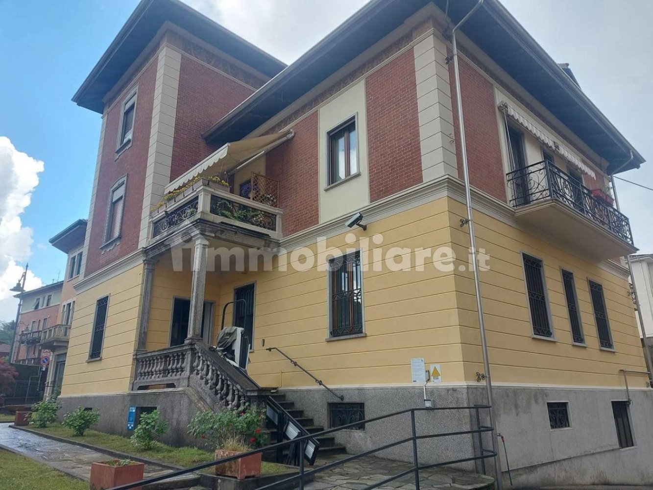 Gewerbliche Immobilie in Grignasco, Italy 253m², Nr. 312882