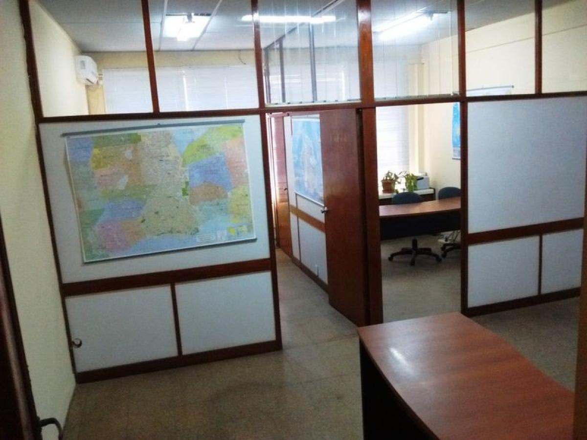 2 bedrooms Office in Tres de Febrero, Argentina No. 24040