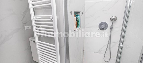 Apartamento de 2 dormitorios en Genoa, Italy No. 60412 23