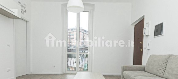 Apartamento de 2 dormitorios en Genoa, Italy No. 60412 12