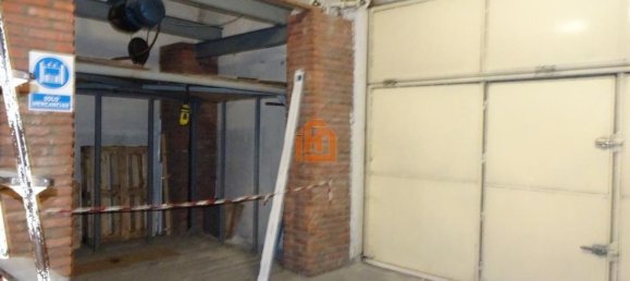 299m² Commercial property in Leon, Spain No. 81257 2