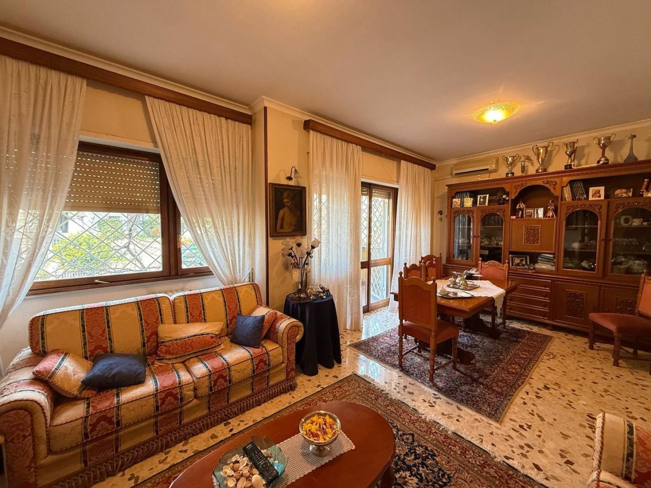 5 rooms Apartment in Rome, Italy No. 61671