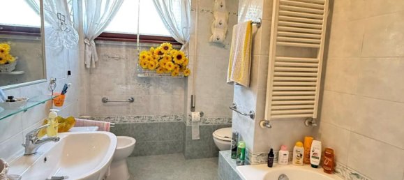 5 rooms Apartment in Rome, Italy No. 61671 15