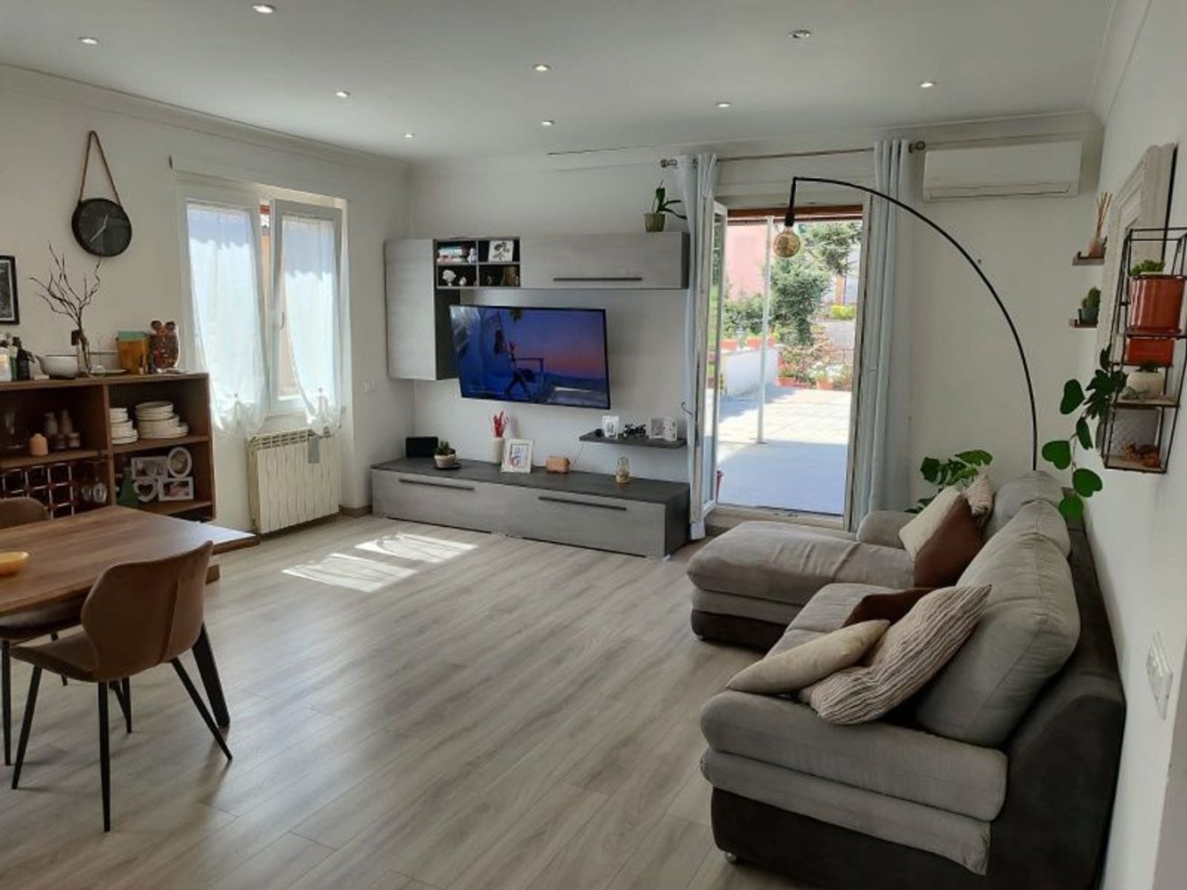 3 rooms Penthouse in Rome, Italy No. 26934