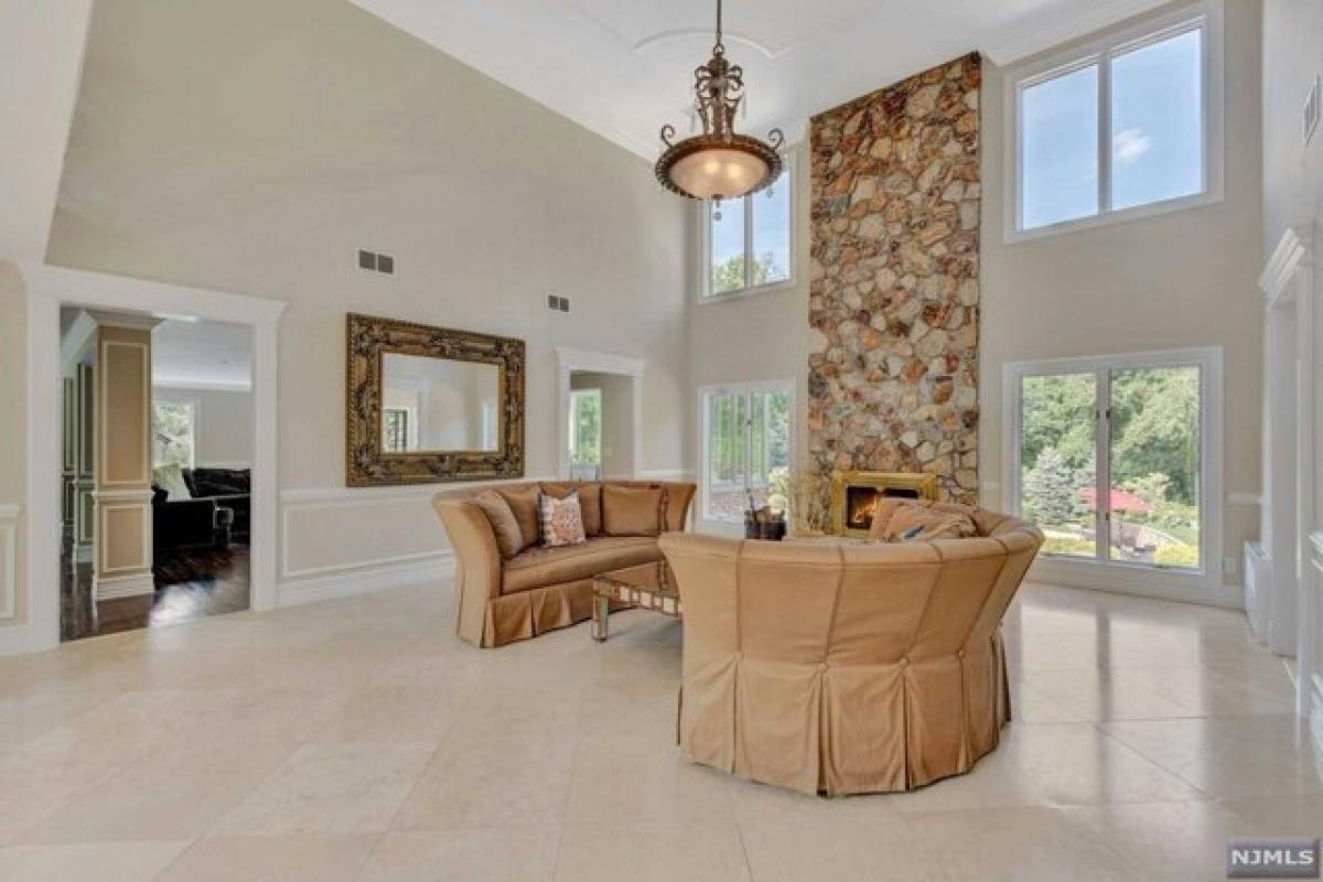 5 bedrooms House in Cresskill, USA No. 407685