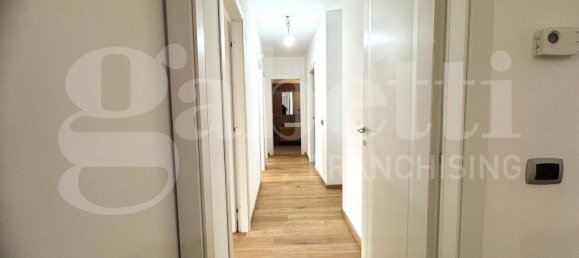 Квартира с 3 спальнями в Рим, Италия № 158936 15