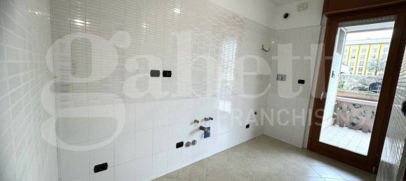 Квартира с 3 спальнями в Рим, Италия № 158936 12