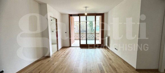 Квартира с 3 спальнями в Рим, Италия № 158936 4