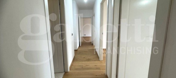 Квартира с 3 спальнями в Рим, Италия № 158936 17