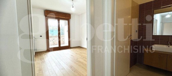 Квартира с 3 спальнями в Рим, Италия № 158936 11