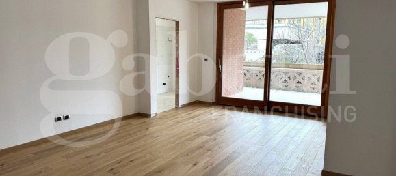 Квартира с 3 спальнями в Рим, Италия № 158936 2