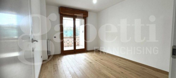 Квартира с 3 спальнями в Рим, Италия № 158936 6