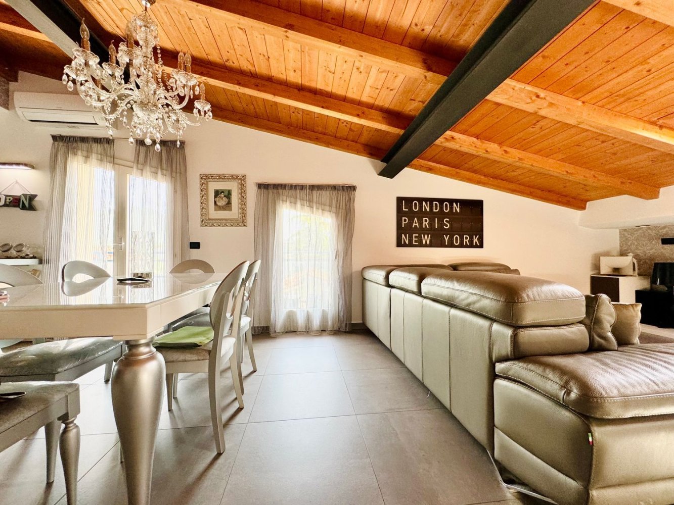 Пентхаус с 3 комнатами в Авеццано, Италия № 39735