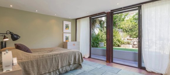 4 bedrooms Commercial property in Cannes, France No. 38273 3