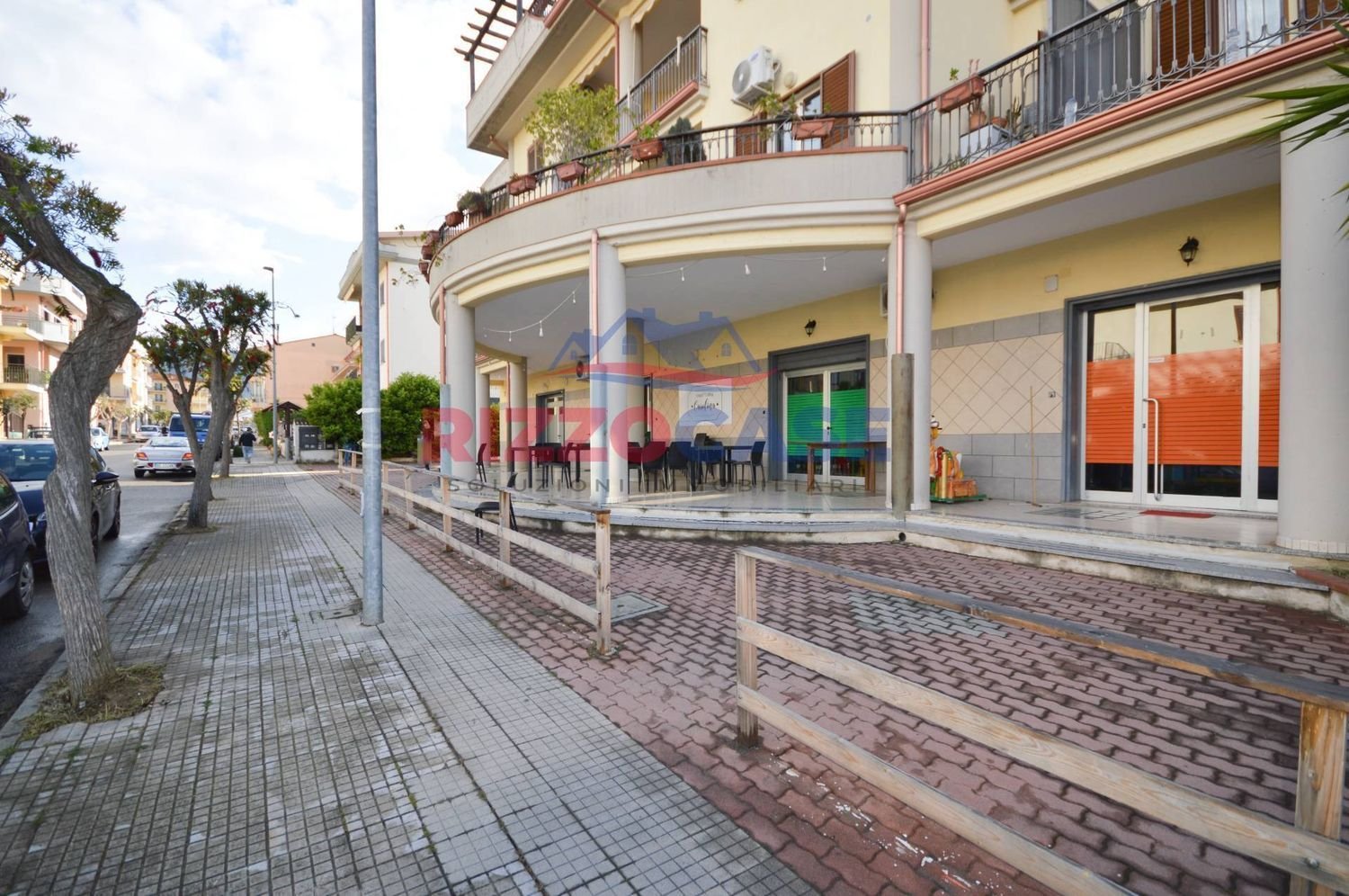 Коммерческая недвижимость 400м² в Корильяно Калабро, Италия № 172407