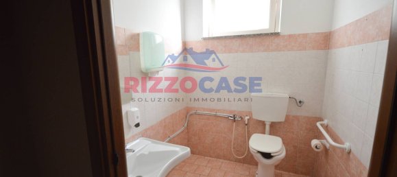 Коммерческая недвижимость 400м² в Корильяно Калабро, Италия № 172407 9