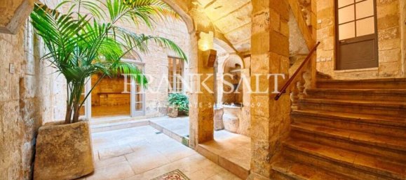 5 bedrooms Hotel in Valletta, Malta No. 2618 8