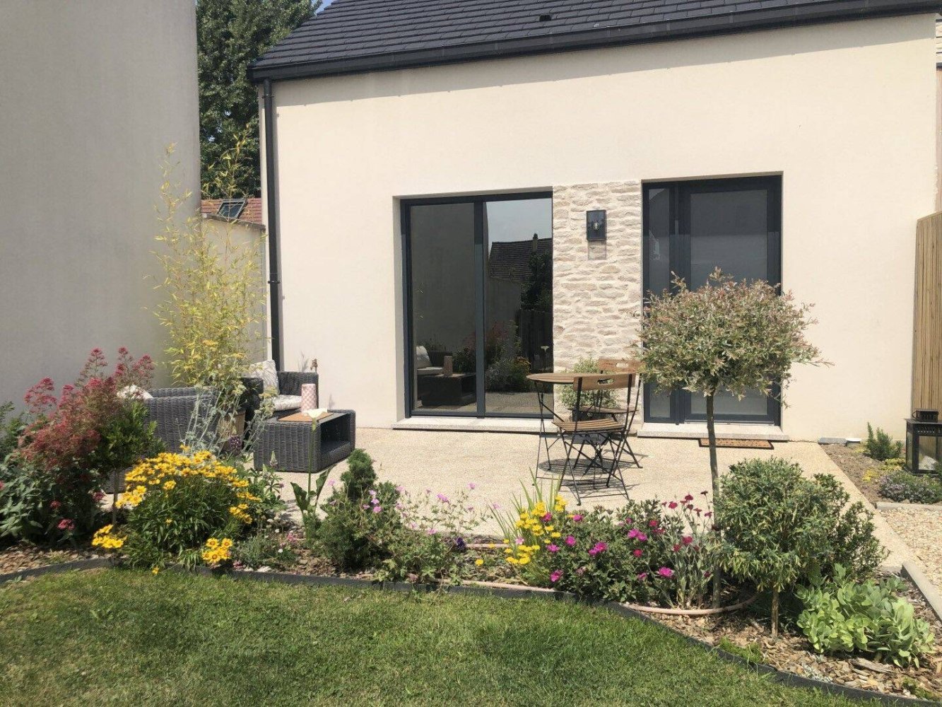 Casa de 5 habitaciónes en Coignieres, France No. 325834