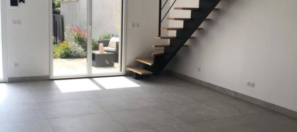 Casa de 5 habitaciónes en Coignieres, France No. 325834 6