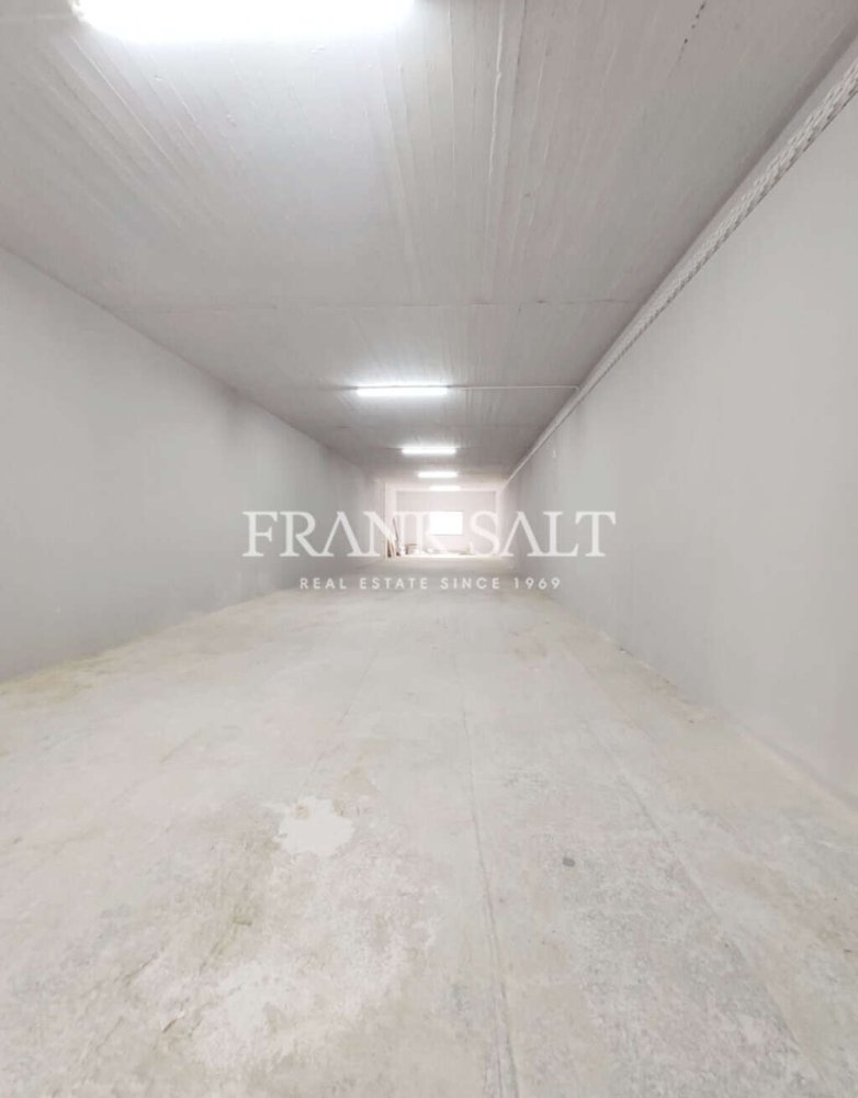  مستودع في Qormi, Malta 960متر مربع رقم 12571