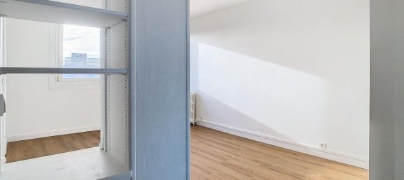 2 bedrooms Apartment in Issy-les-Moulineaux, France No. 166486 2