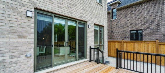 5 غرف نوم منزل في Mississauga, Canada رقم 707 3