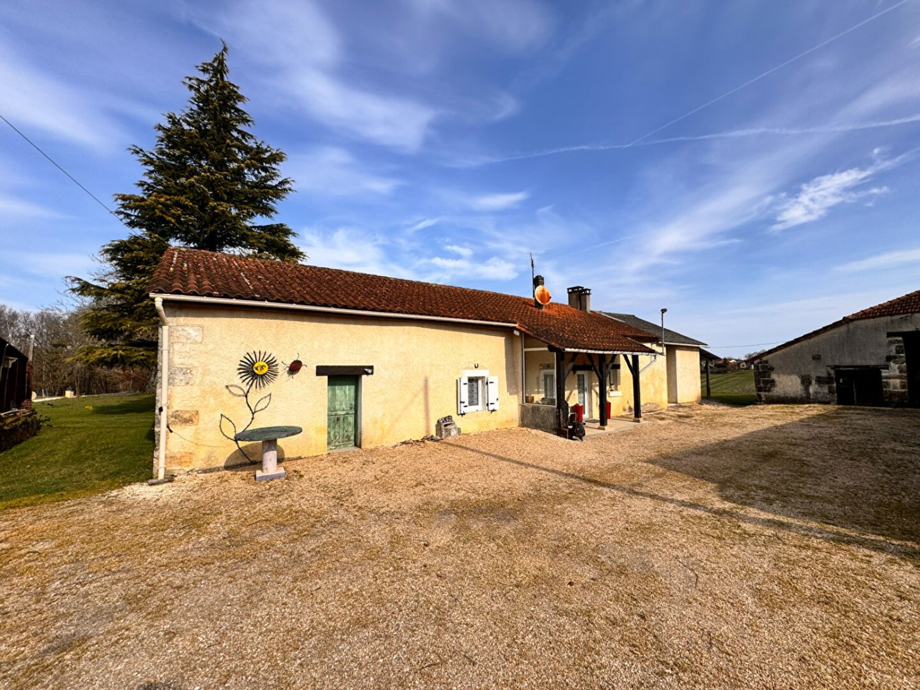 2 bedrooms House in Trelissac, France No. 95823