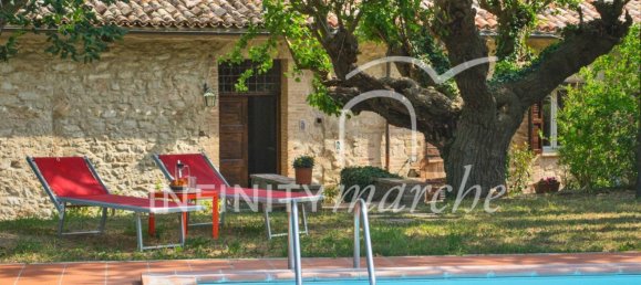 5 rooms House in Pioraco, Italy No. 292258 4