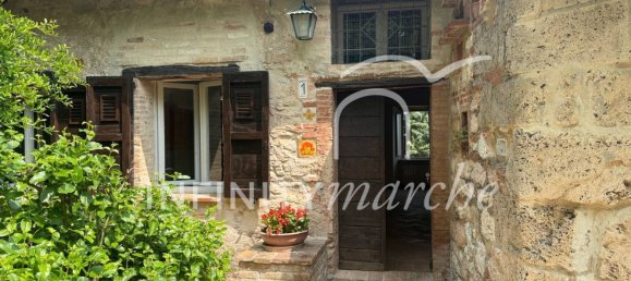 5 rooms House in Pioraco, Italy No. 292258 2