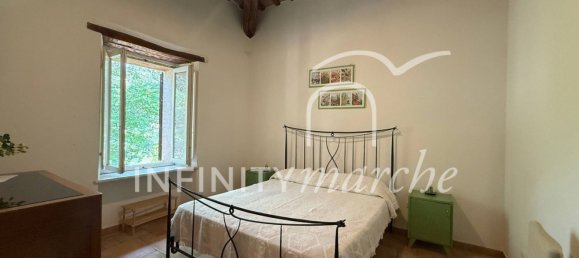 5 rooms House in Pioraco, Italy No. 292258 14