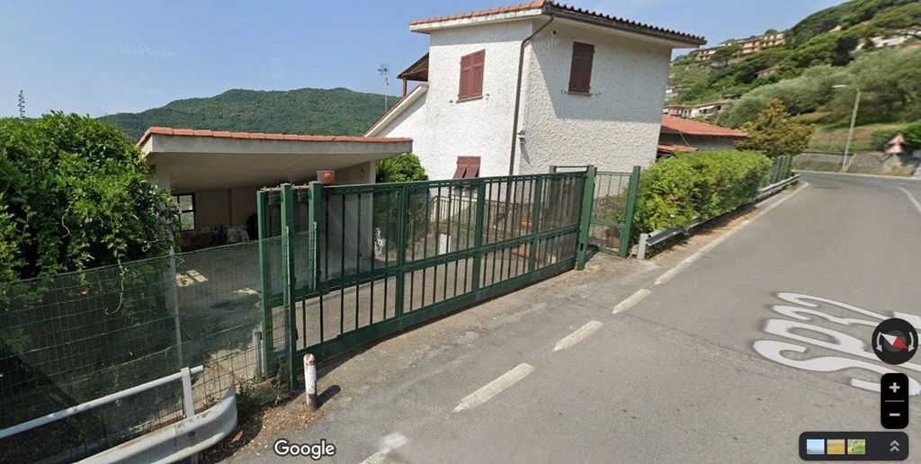 6 bedrooms Villa in Leivi, Italy No. 39512