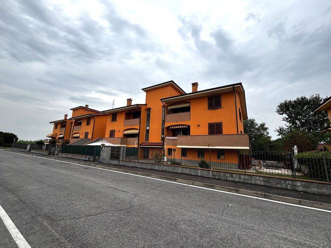 2 bedrooms Apartment in Borgo San Giovanni, Italy No. 392653