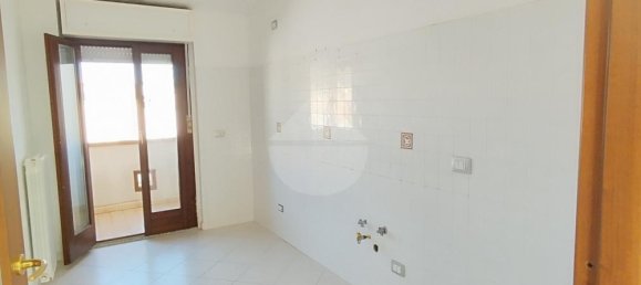 4 rooms Apartment in Nuoro, Italy No. 85707 3