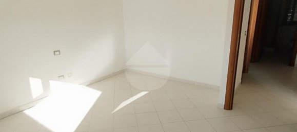 4 rooms Apartment in Nuoro, Italy No. 85707 9