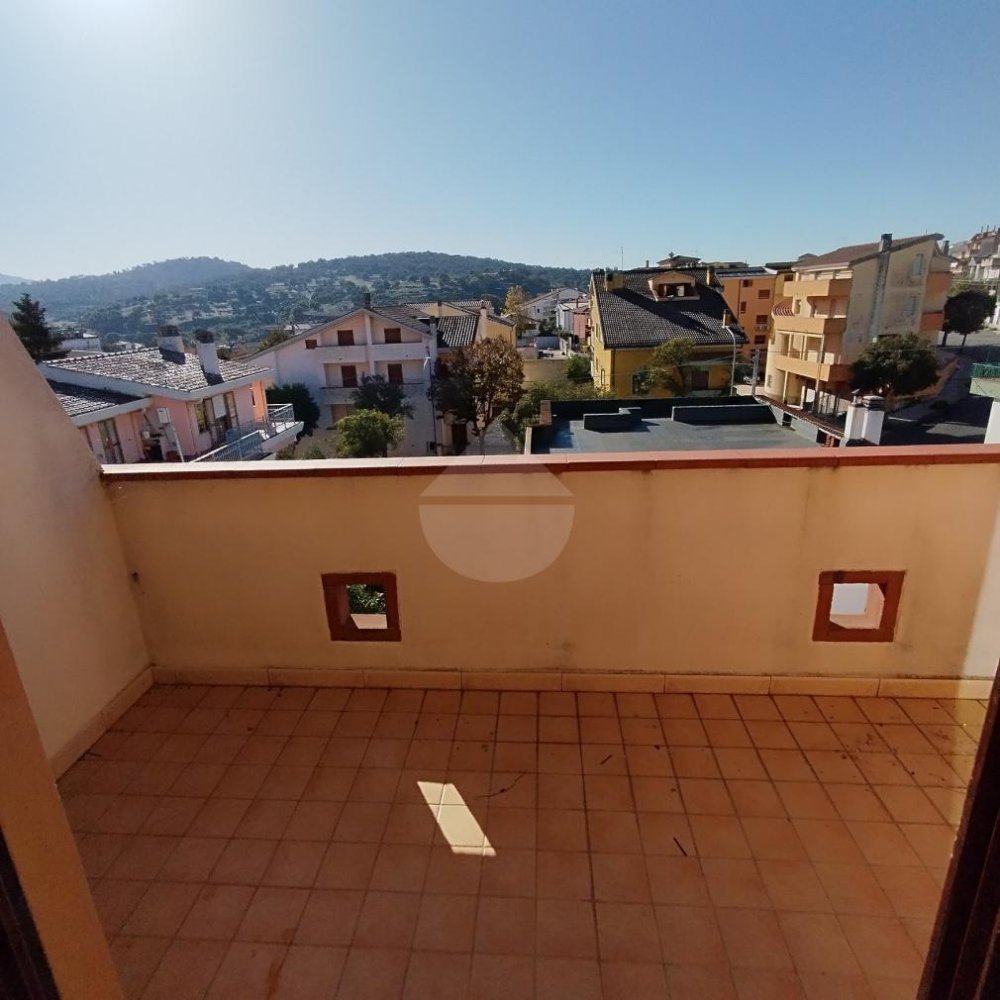 4 rooms Apartment in Nuoro, Italy No. 85707