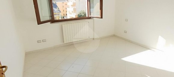 4 rooms Apartment in Nuoro, Italy No. 85707 5