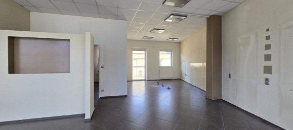 بناية في Himberg, Austria رقم 17252 15