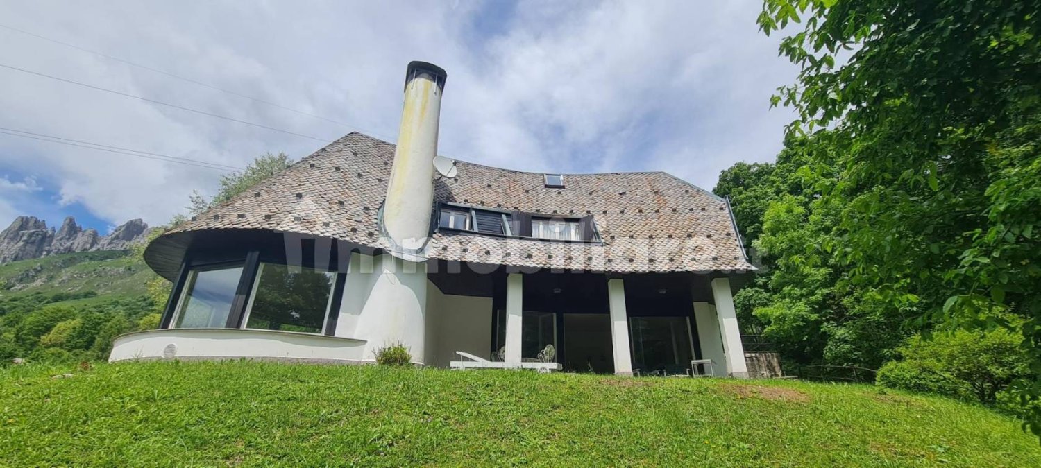 3 bedrooms Villa in Abbadia Lariana, Italy No. 366226