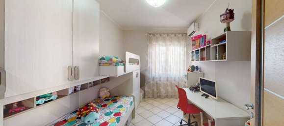 3-salle Appartement à Arzano, Italy No. 24673 20