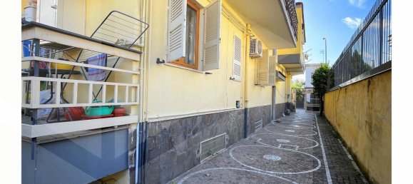 3-salle Appartement à Arzano, Italy No. 24673 23