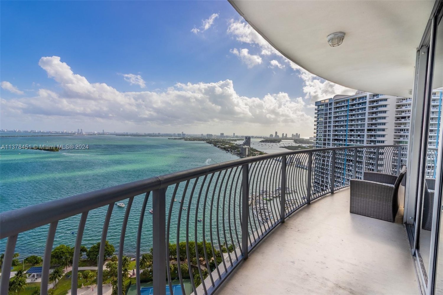 2 bedrooms Commercial property for rent in Miami, Miami-Dade, Florida, USA № 614642