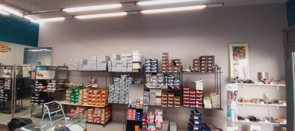 58m² Commercial property in Montelupo Fiorentino, Italy No. 213346 2