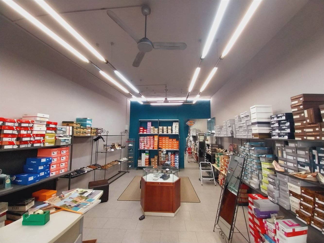 58m² Commercial property in Montelupo Fiorentino, Italy No. 213346