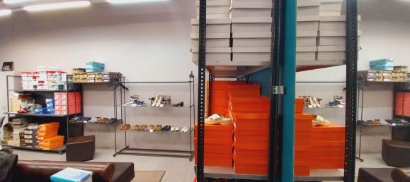 58m² Commercial property in Montelupo Fiorentino, Italy No. 213346 4